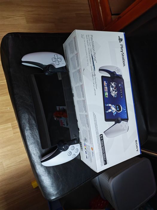 Vând sau Schimb PlayStation Portal PS5  Impecabil