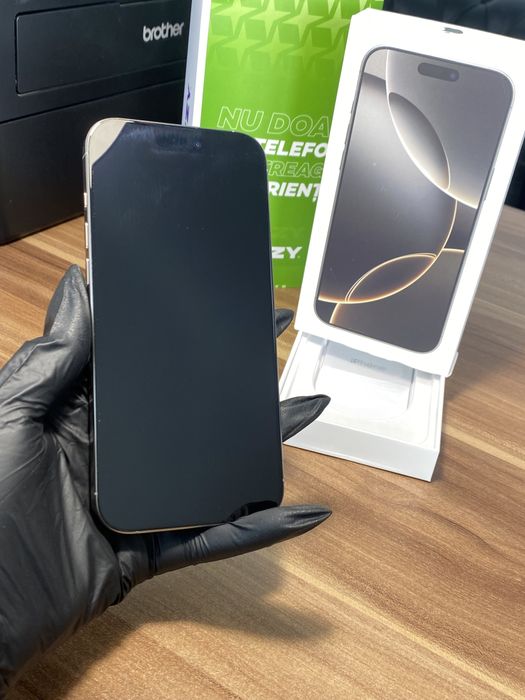 iPhone 16 Pro Max • 256 GB • Natural Titanium