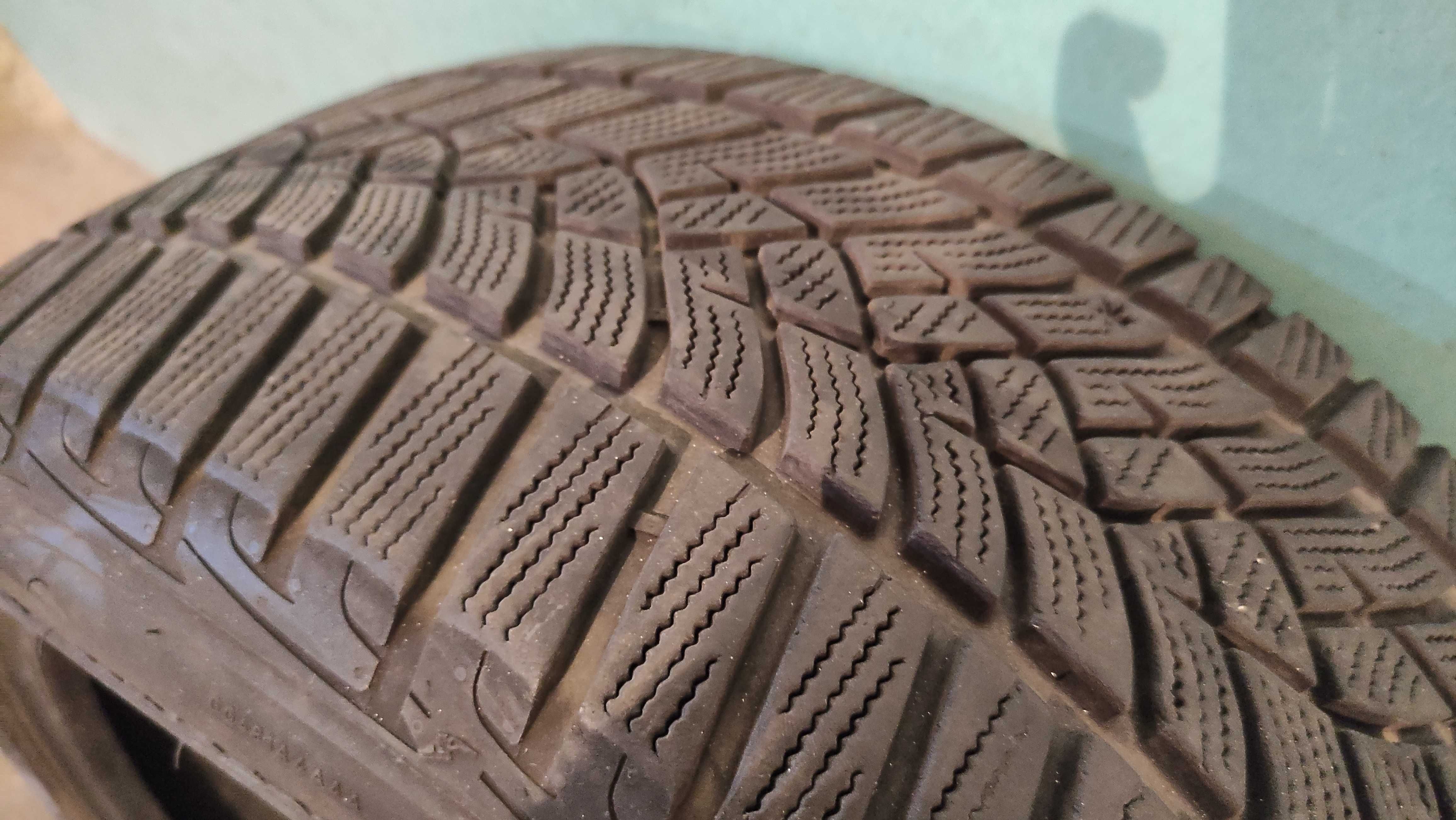 Зимни гуми Goodyear - 225/45 R17