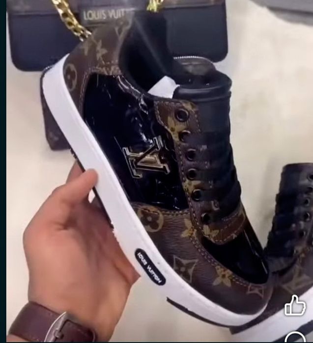 Adidasi dama Louis Vuitton super model,logo metalic auriu,saculet,etic