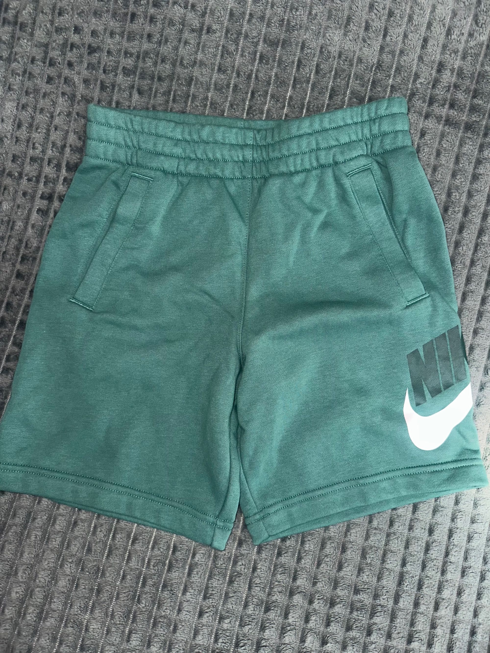 NIKE оригинални къси панталони – за момче
