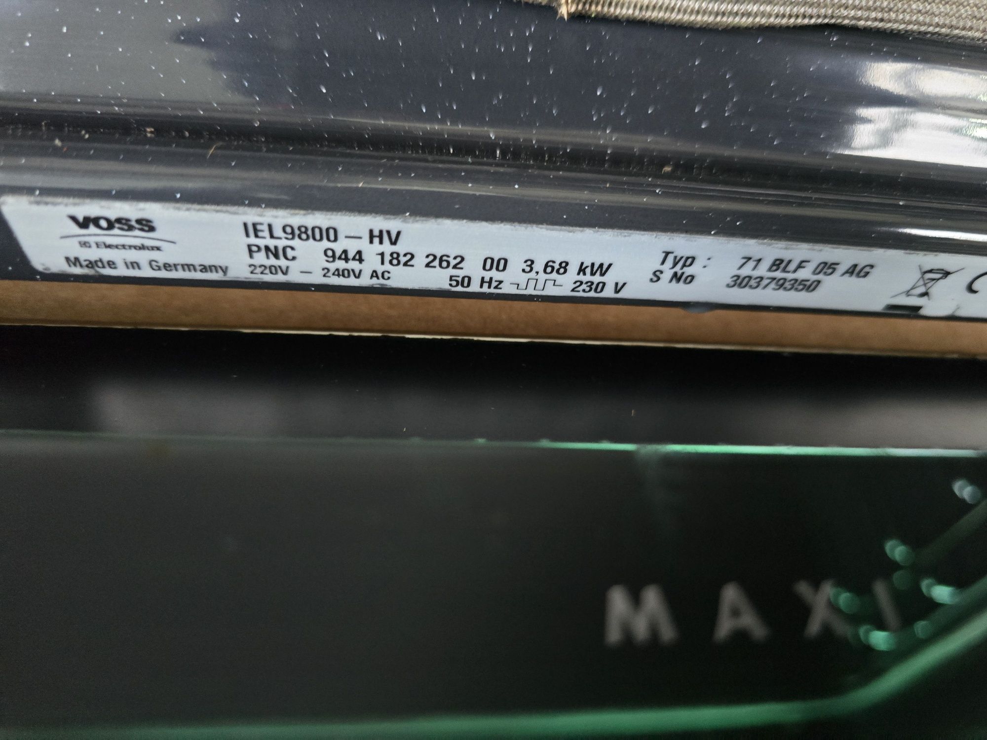 Фурна за вграждане Voss/Electrolux 71 литра пиролиза