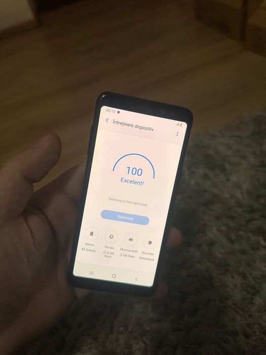 Vând Samsung Galaxy A8 ! Foarte bun