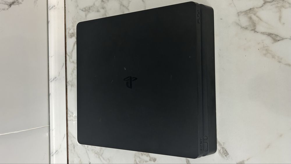 Playstation 4 с джостикам