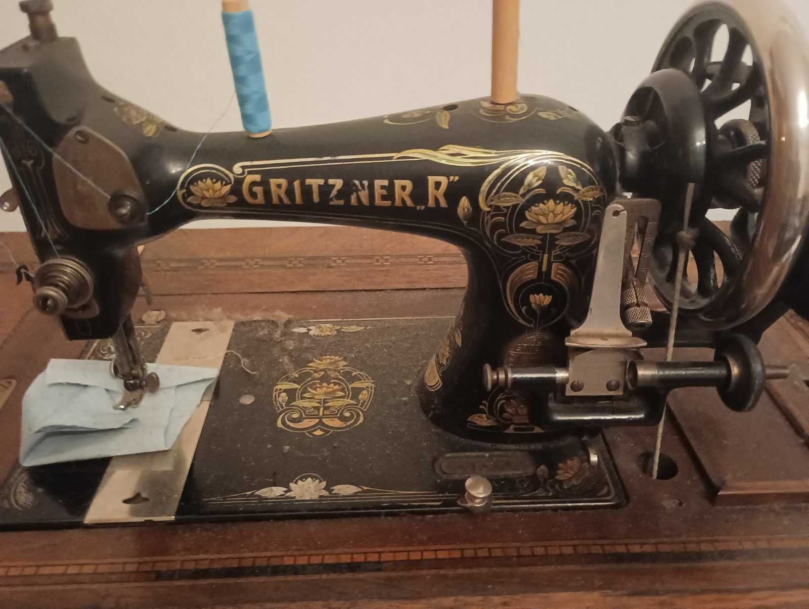 Старинна крачна шевна машина Gritzner "R"