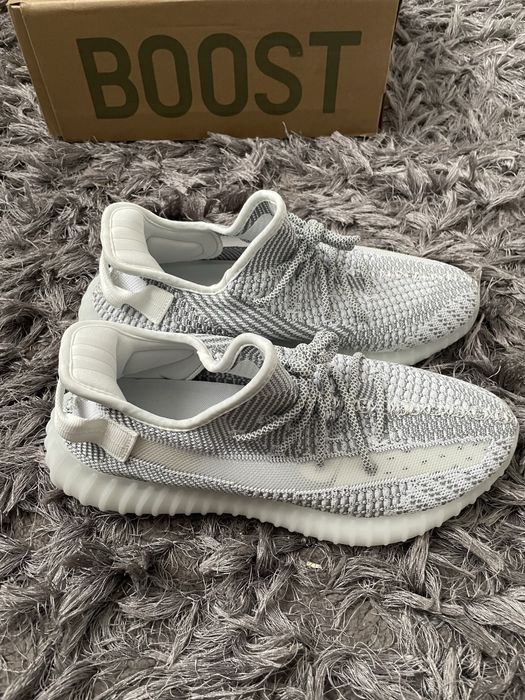 Yeezy Boost 350 albi 42 noi