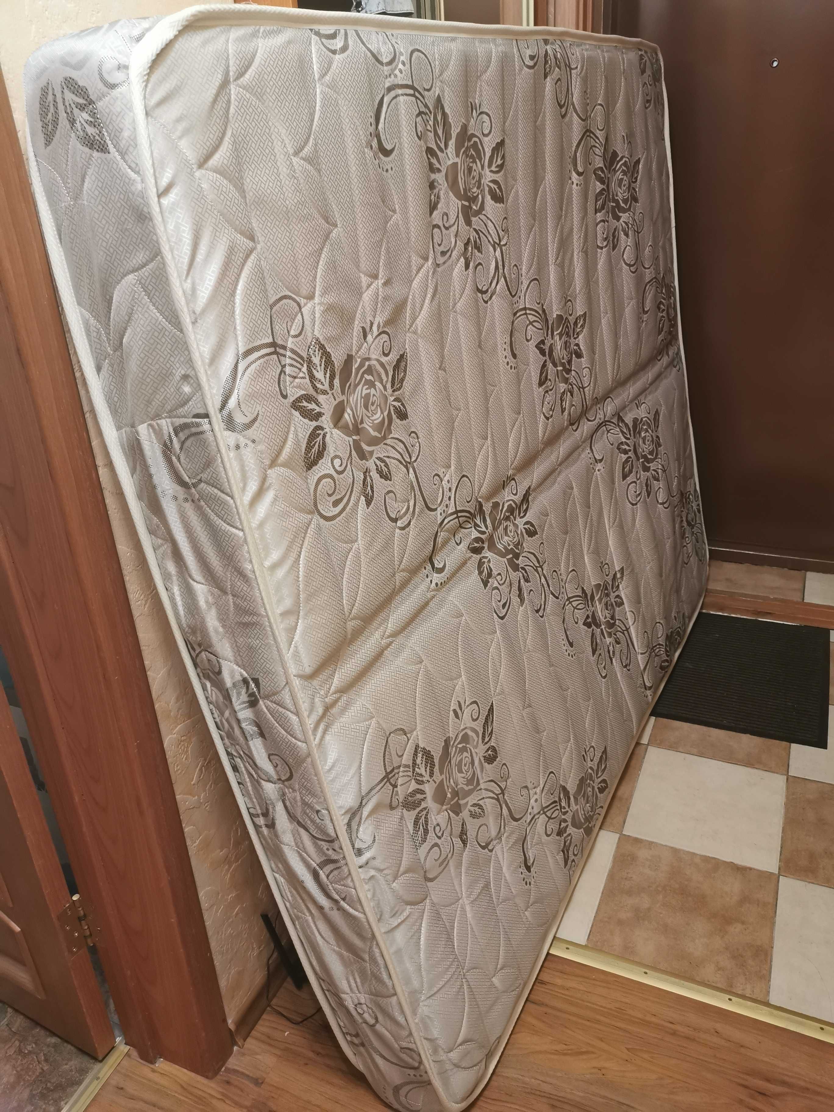 Матрас б/у 2м*1,6м*20см