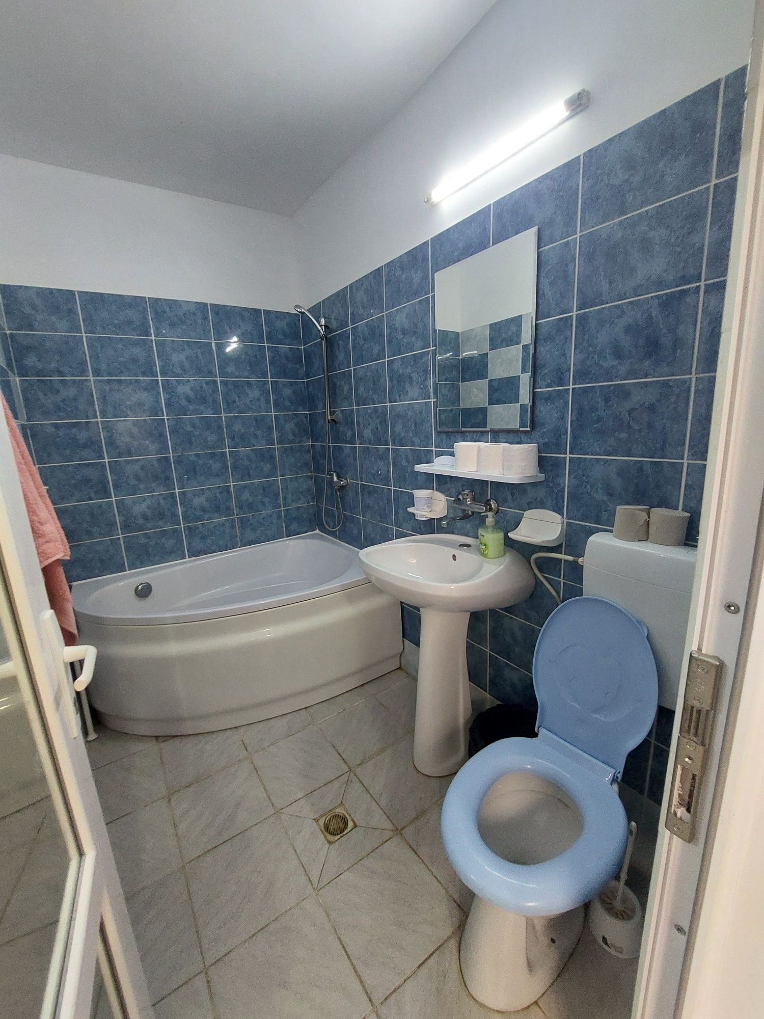Apartament in vila 5 camere Costinesti Centru Nucilor aproape de plaja