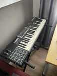 Inchiriez Controller MIDI USB M-Audio Code 49