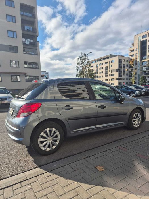 Proprietar vând Peugeot 207 1.4 HDI.
