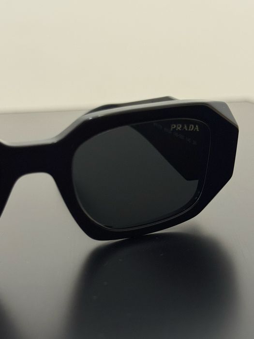 Оригинални слънчеви очила Prada