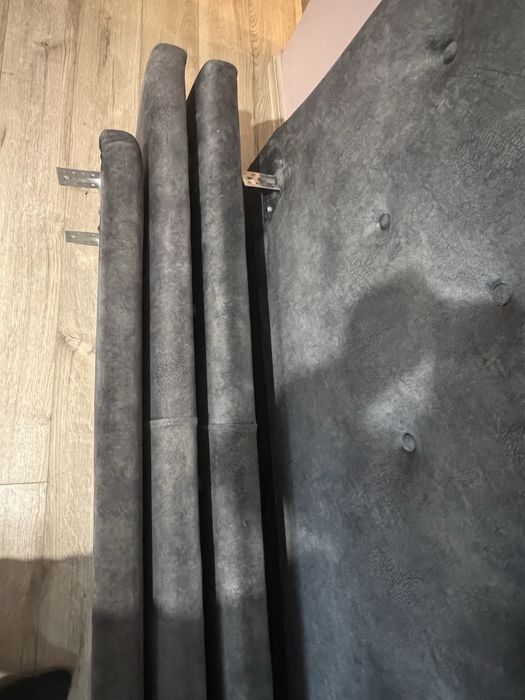 Vand pat tapitat catifea gri facut