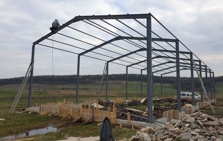 Vând structuri  metalice