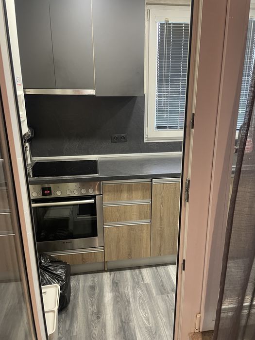 Продава се Четиристаен апартамент в Елин Пелин - 75 кв.м за 1800 €/кв.м - Снимка #2