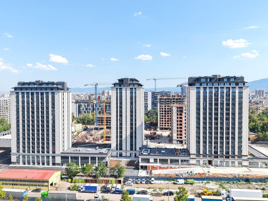 Тристаен,за продажба , ж.к. Банишора