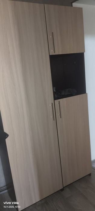 Два пенала, для детской, прихожей или спальни.