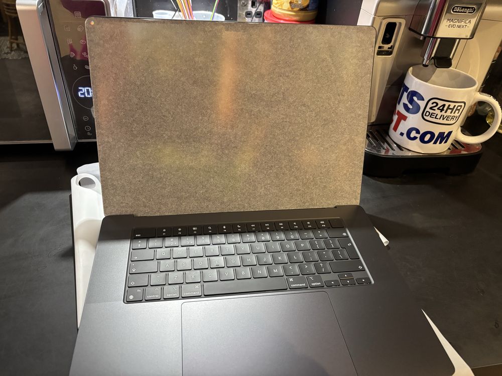 Apple MacBook Pro 16 2024