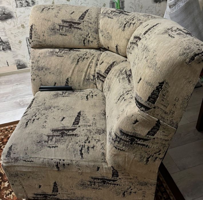 Два кресла срочно