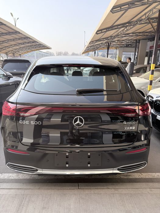 Mercedes benz eqe 500 4 matic