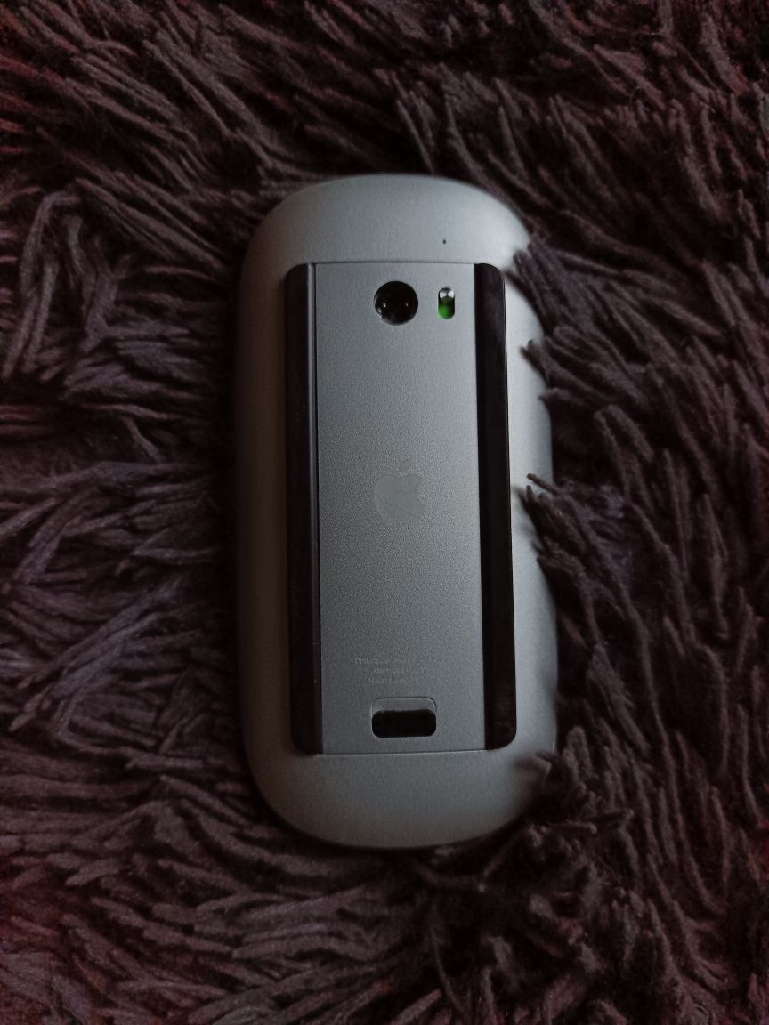 Беспроводная мышь Apple