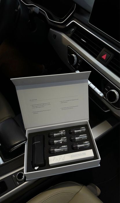 Aparat difuzare parfum auto, difuzor auto aromaterapie