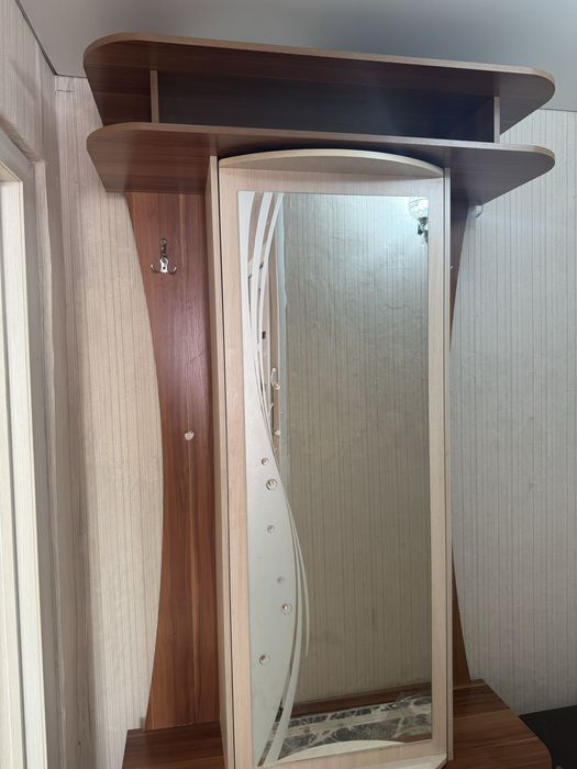 Продается прихожая 70000 тг