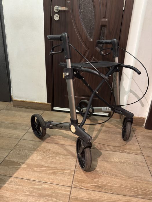 Cardru rulant deplasare batrani dizabilitati (ca nou)