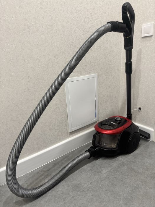 Продам хороший и рабочий пылесос