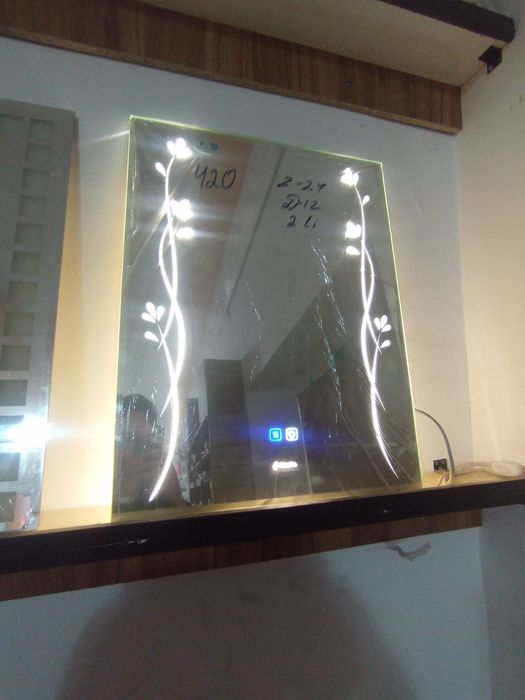 Chiroqli oyna yangi dizanyda