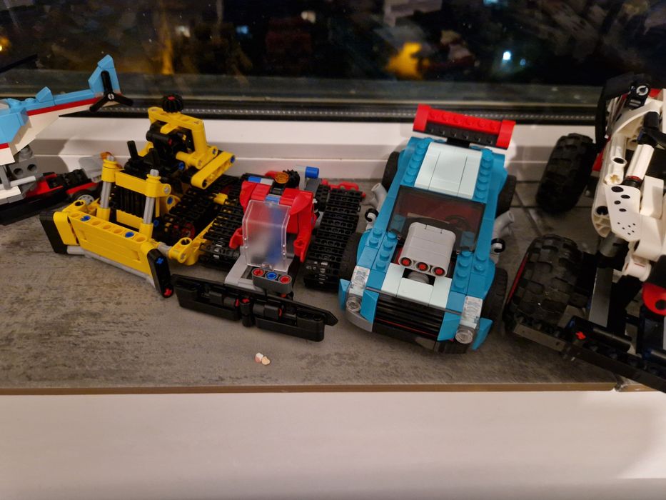 LEGO Creator, 3in1 Masina de curse pe sosea, 31127