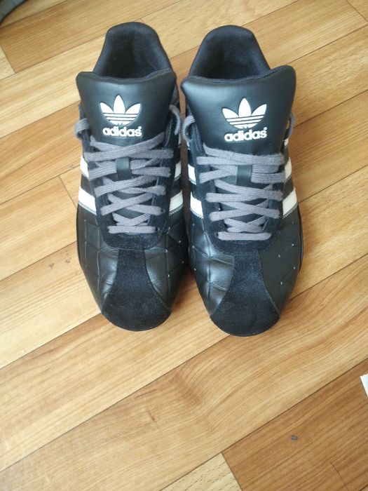 Кроссовки "Adidas"  б/у. В отличном состоянии.