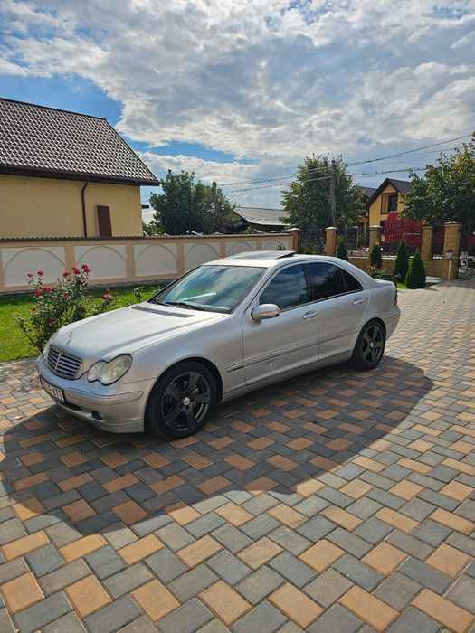 Vand Mercedes c class trapa ventilație
