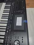 Нов Korg PA5X 61 клавиша с подарък стойка.
