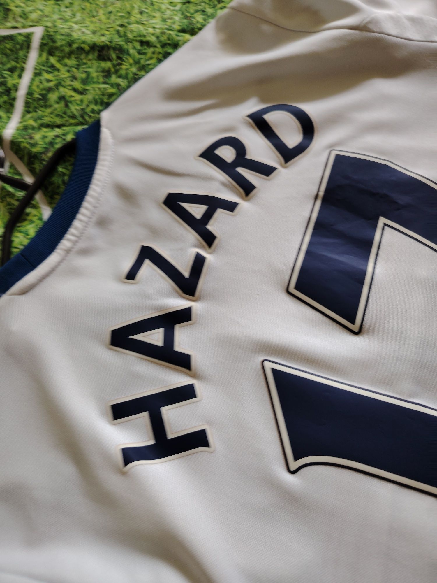 Chelsea 13/14 Away Shirt #17 Eden Hazard, Size M