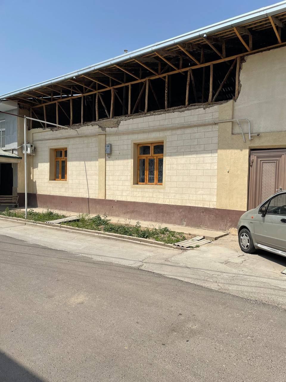Абдурахмонов Келес да шинам ховли сотилади.