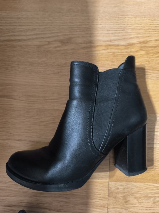 Продам осенние ботинки 38 размер, кожанные