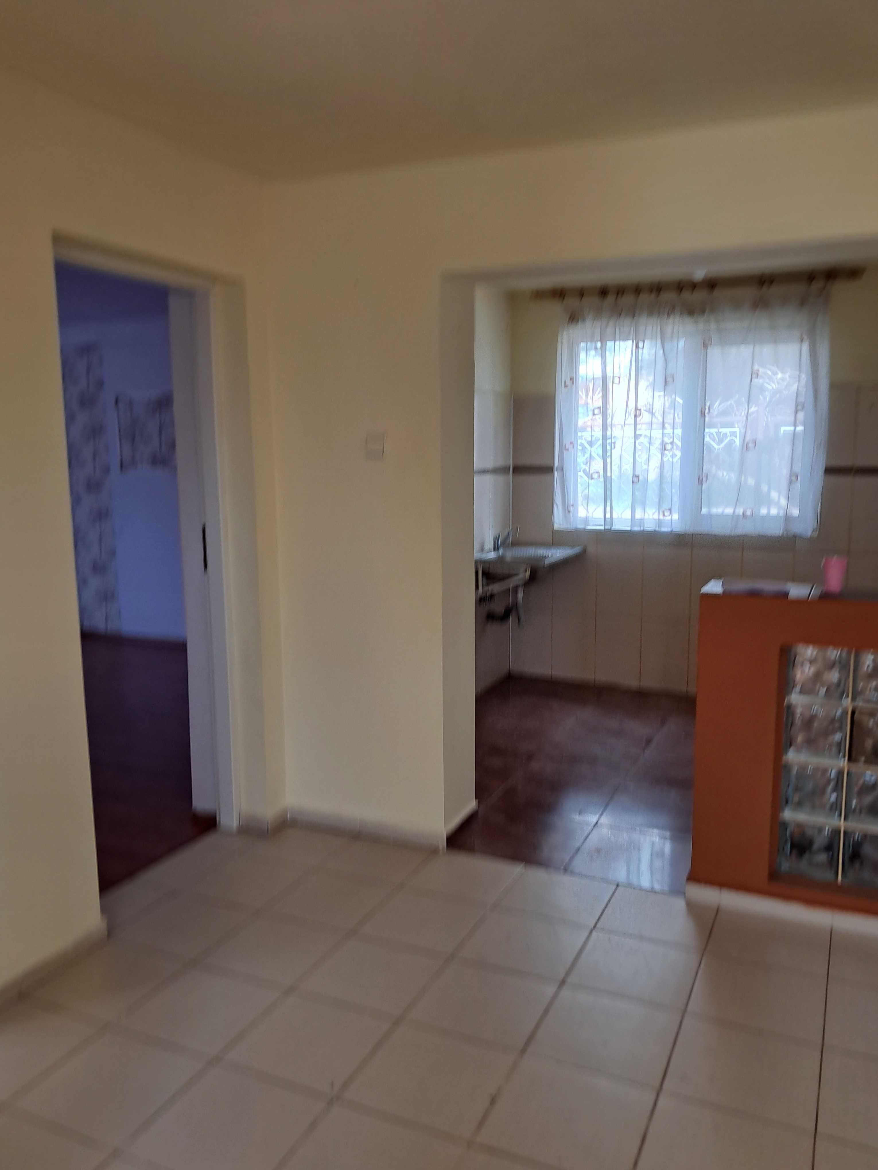Vând sau schimb casa cu teren zona centrala Suceava