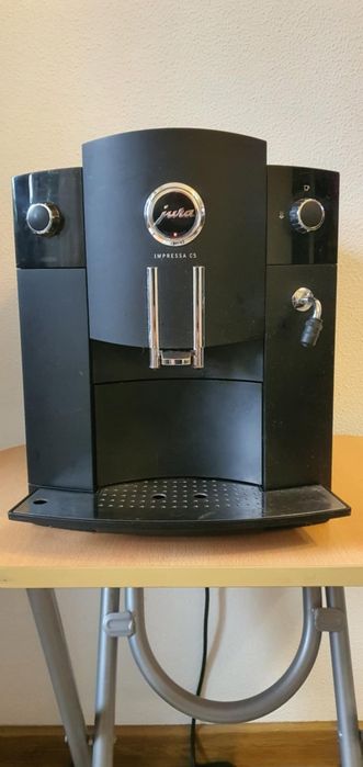Vând espresor Jura Impressa C5