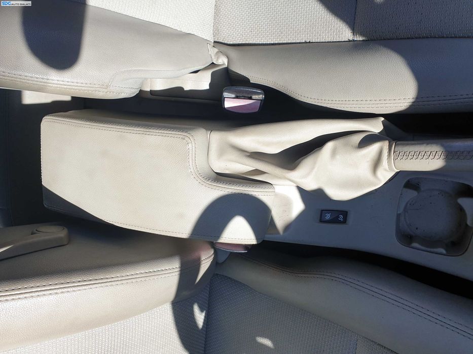 Capac Cotiera Piele Crem Renault Megane 3 2008 - 2016 [K4163]