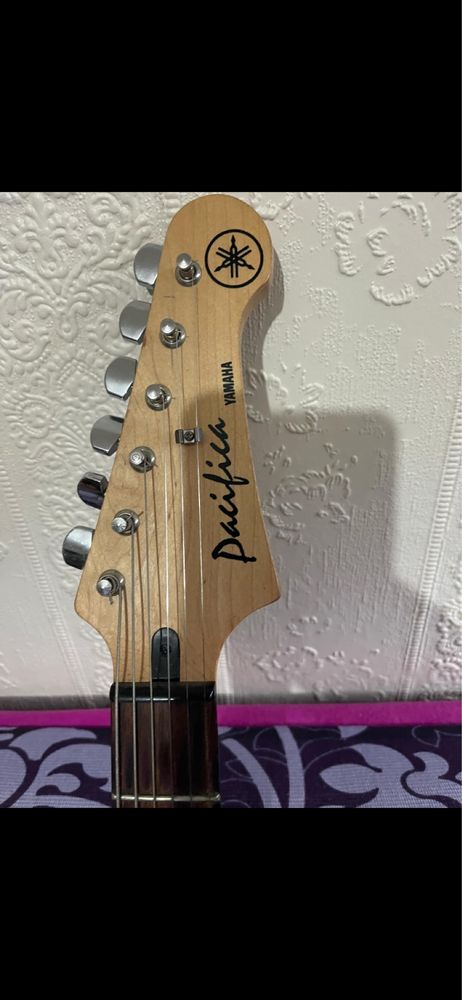 Електрическа китара Yamaha Pacifica , акустична китара , кубе Yamaha
