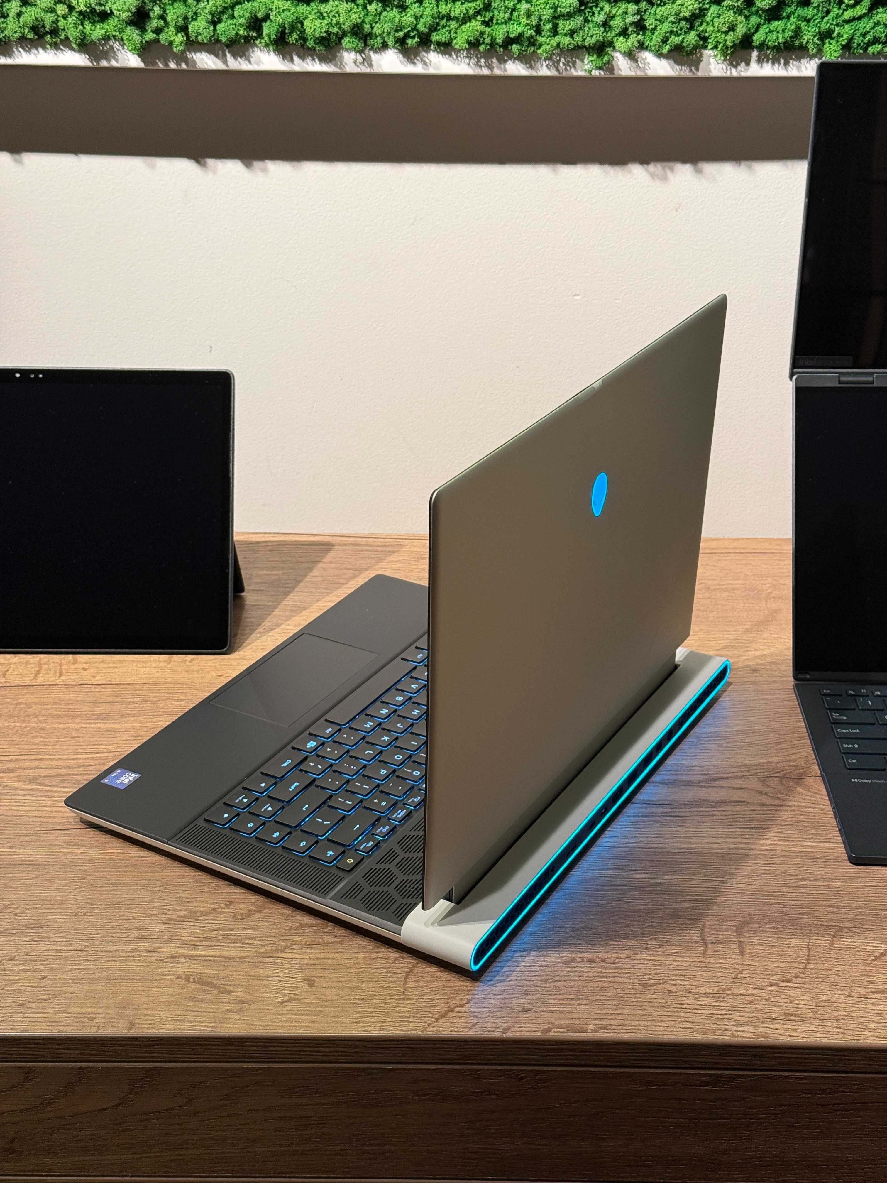 Laptop Gaming Alienware X16 R2 16" Ultra 9 185H 32GB RTX 4080 12GB 1TB