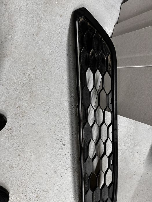 Grilă inferioară bară față vw taygo.cod:2g7853671.