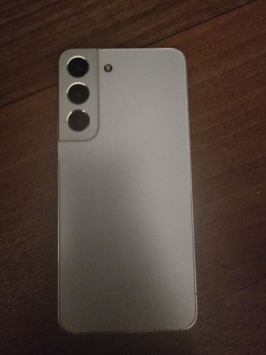 Vand Samsung Galaxy S22 Alb