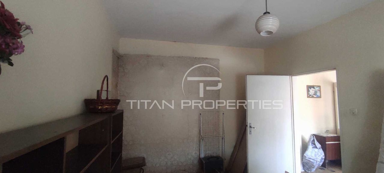 Продава се Двустаен апартамент в Пловдив, Изгрев - 60 кв.м за 1217 €/кв.м - Снимка #2