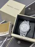 Часы от Micheal Kors