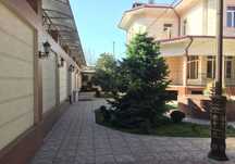 Мирзо-Улугбекский район, ориентир Никитина.
 Площадь — 556 м²