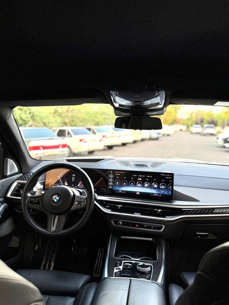 BMW X7  M60i продается