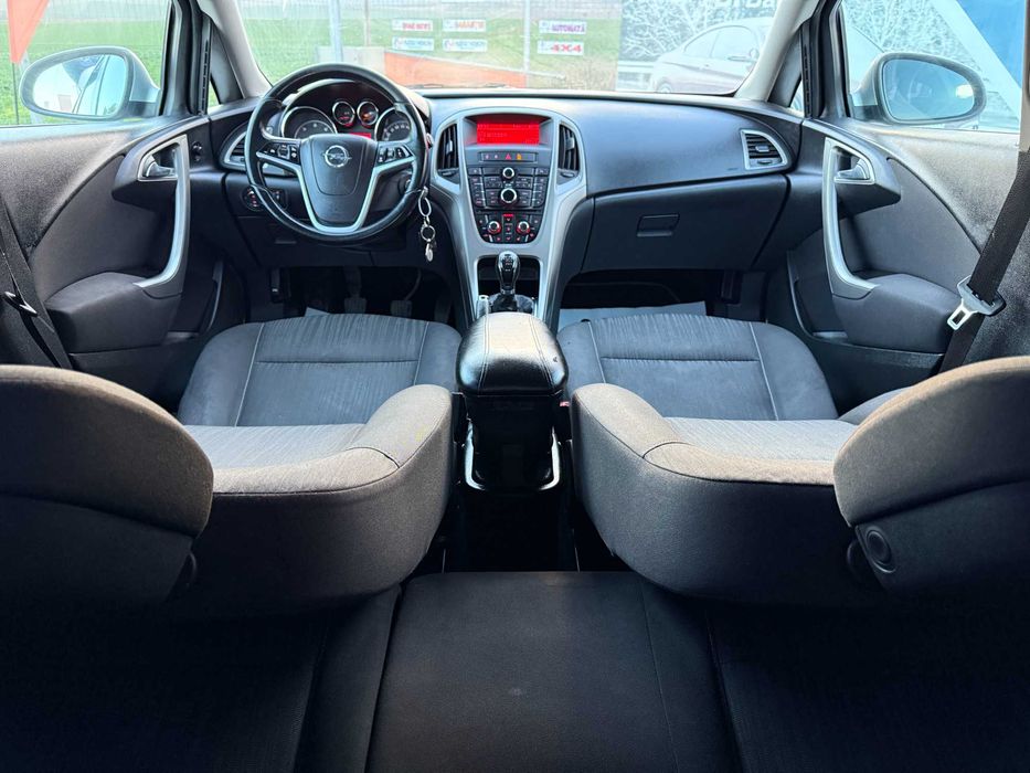 *RATE*Opel Astra J Sports Tourer 1.7CDTi 125CP E5 An 2011 Inmatriculat