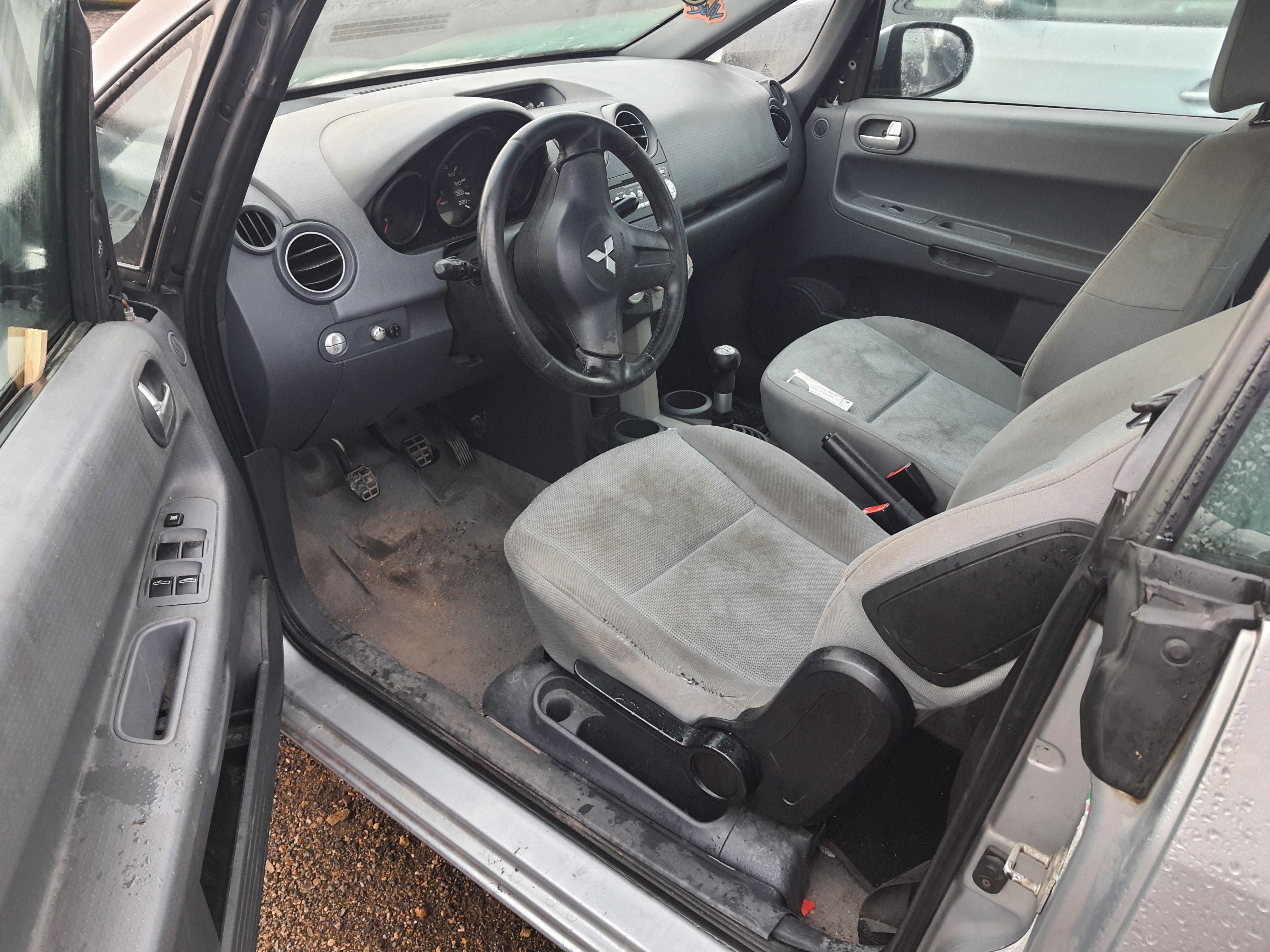 На части! Mitsubishi Colt CZC 1.5 MPI