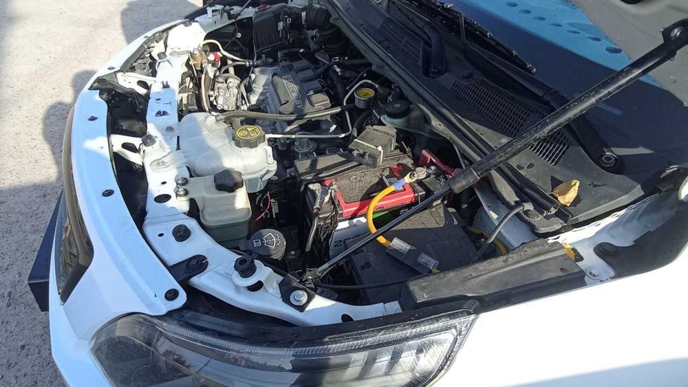 Автомобил сотилади